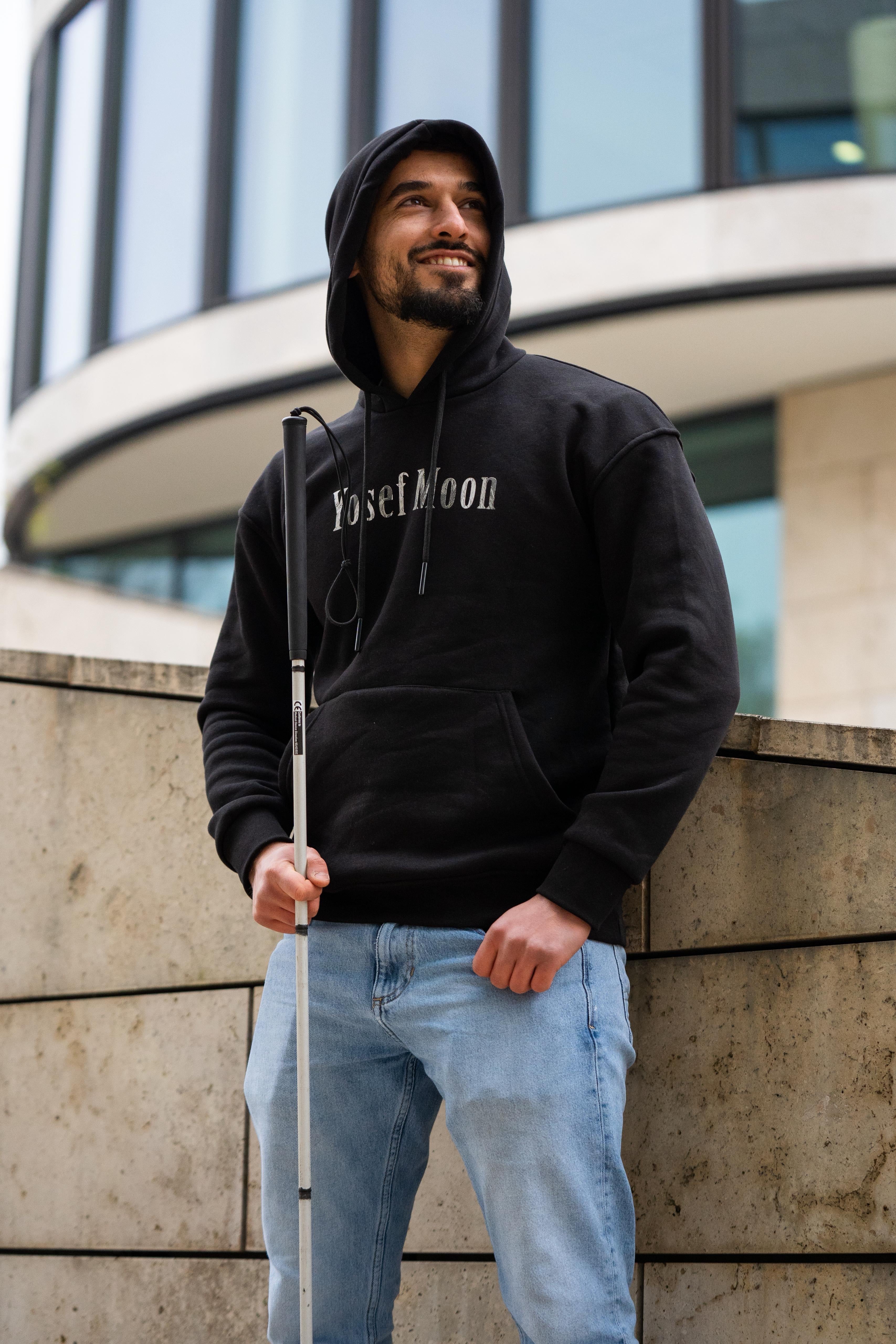 Yosef Moon Kapuzenpullover